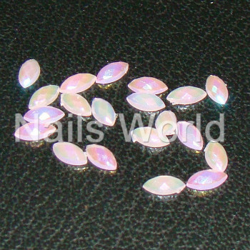 Стрази Marquise -  Pastel Pink AB Размер: 3х6мм
Кол-во: 20шт