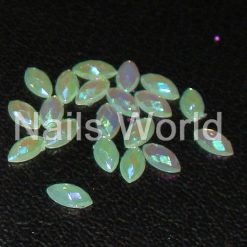 Стрази Marquise -  Pastel Green AB Размер: 3х6мм
Кол-во: 20шт